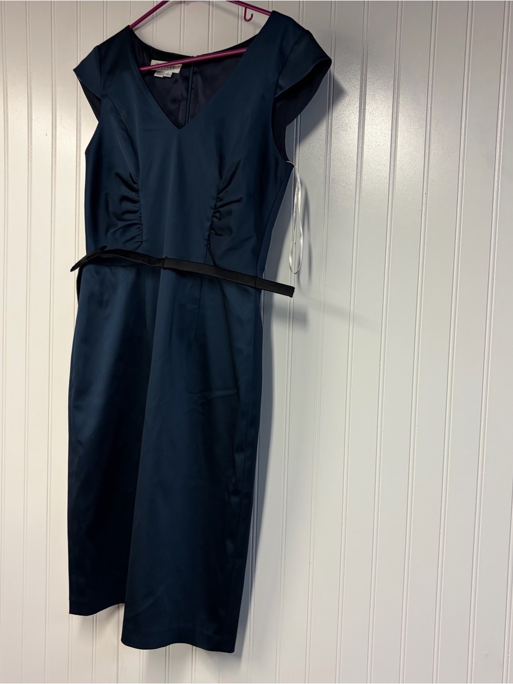 Kay Unger Women's Navy Sheath Dress with V-Neck and Belt Size 6 - Picture 2 of 4